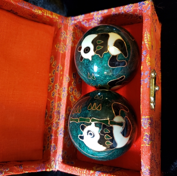 None Other - 4 Meditation Ballswith Chime Green n Red,Latch Box